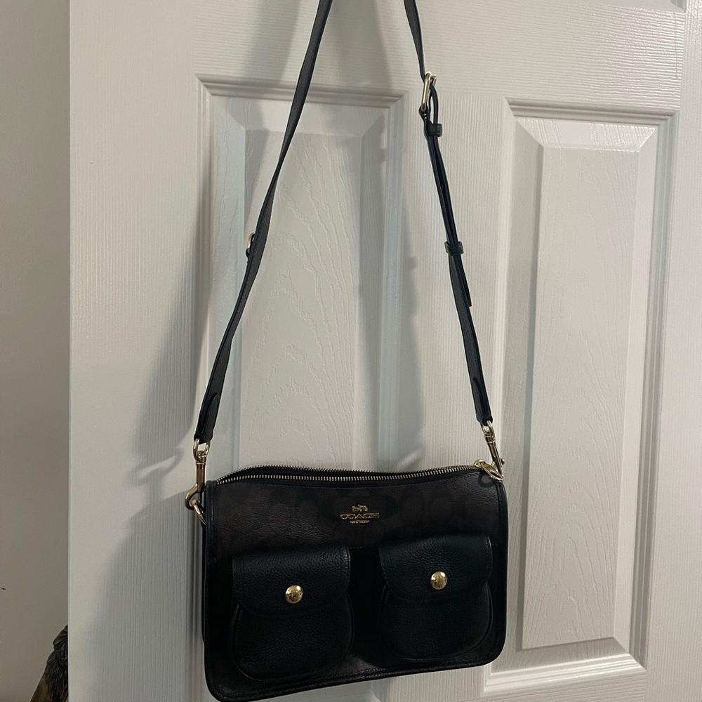 Authentic Coach brown signature handbag with gold hardware women/girls